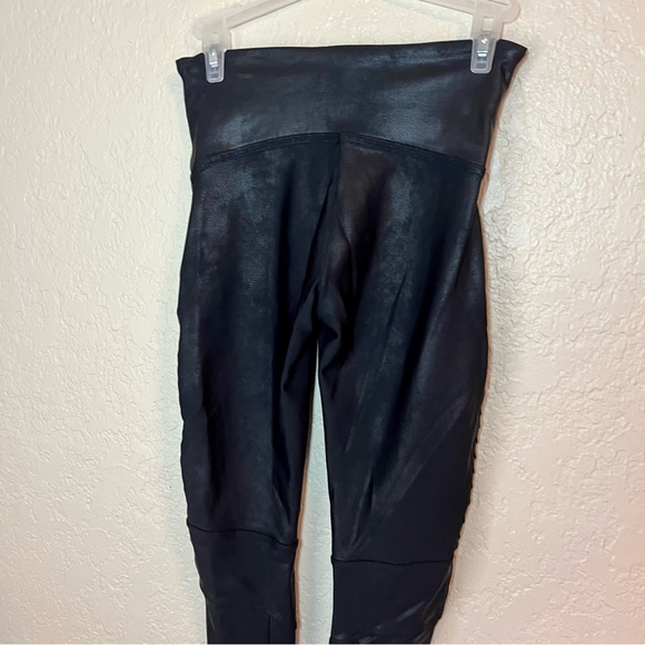 Spanx Faux Leather Moto Leggings in Very Black Size Medium - Picture 6 of 11